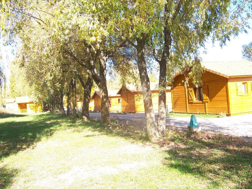 Camping La Motte Flottante La Freissinouse Екстериор снимка