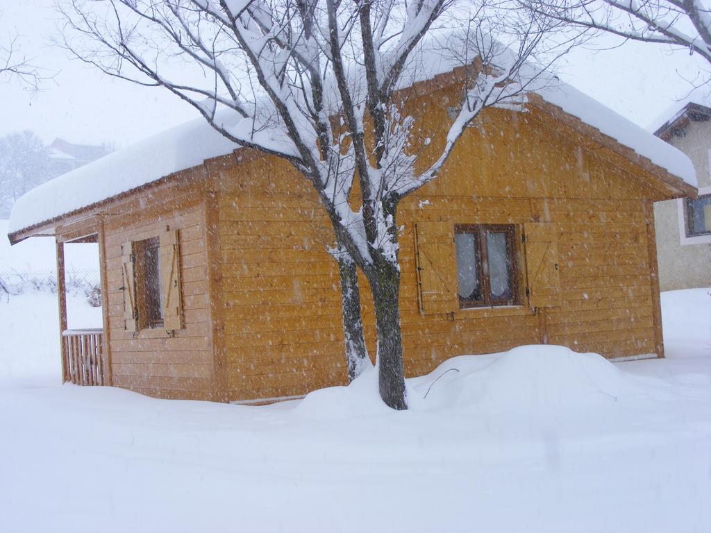 Camping La Motte Flottante La Freissinouse Екстериор снимка