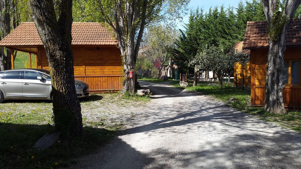 Camping La Motte Flottante La Freissinouse Екстериор снимка