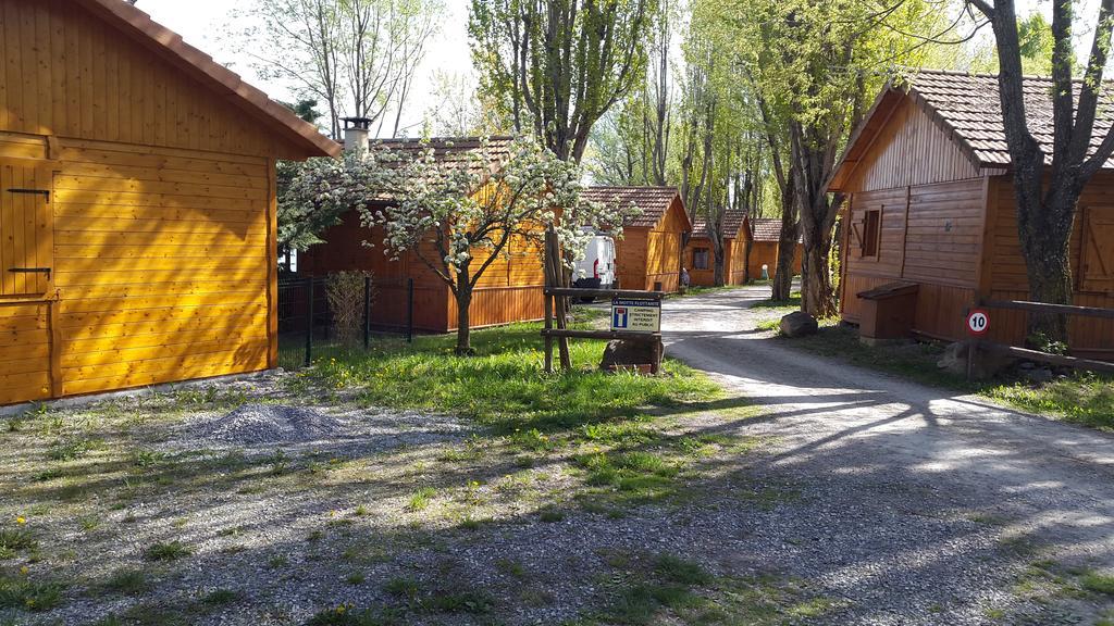 Camping La Motte Flottante La Freissinouse Екстериор снимка