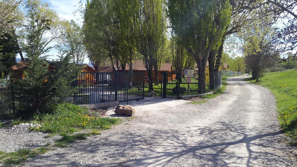 Camping La Motte Flottante La Freissinouse Екстериор снимка