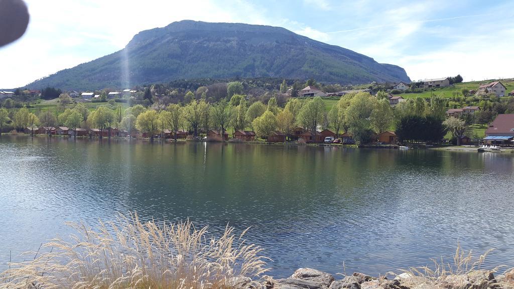 Camping La Motte Flottante La Freissinouse Екстериор снимка
