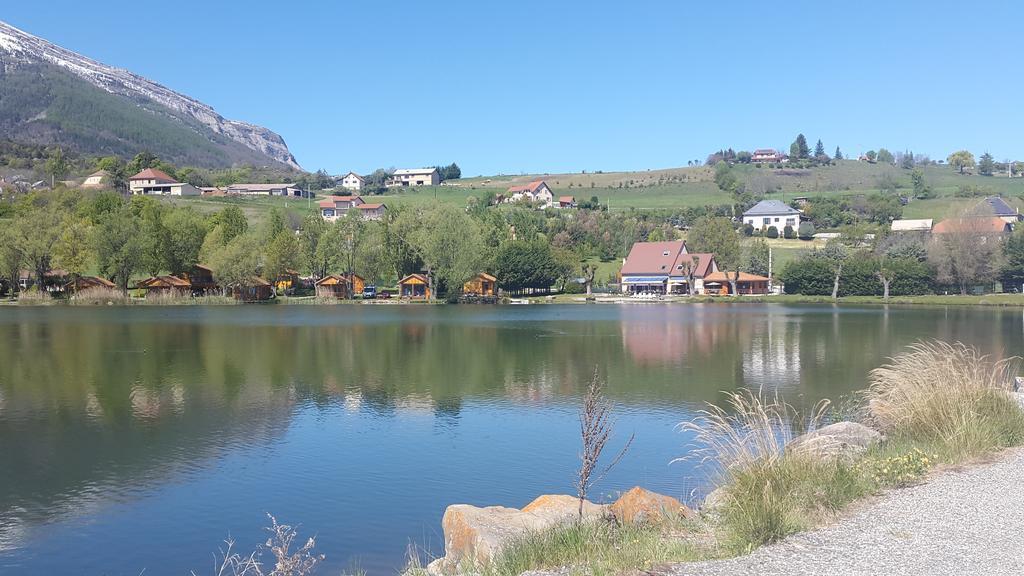 Camping La Motte Flottante La Freissinouse Екстериор снимка
